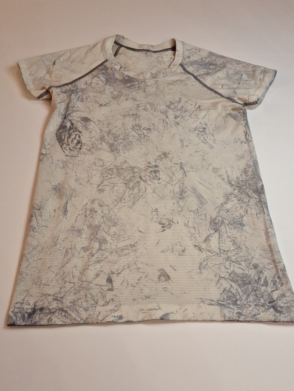 #671 Lululemon Tshirt Approximate size 2